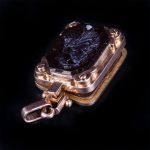 Gold medallion with cameo - 图片 6