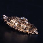 Renaissance style gold brooch - Image 4