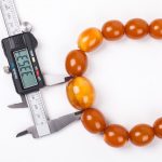 (English) Antique amber necklace. - Image 2