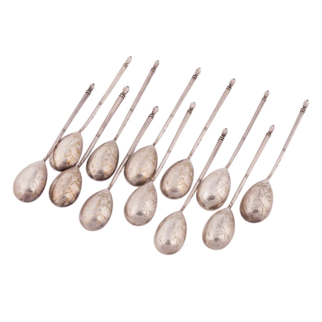 Russian set of 12 engraved silver tea spoons