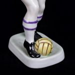 Hollohaza porcelain figure "Football player". — изображение 5