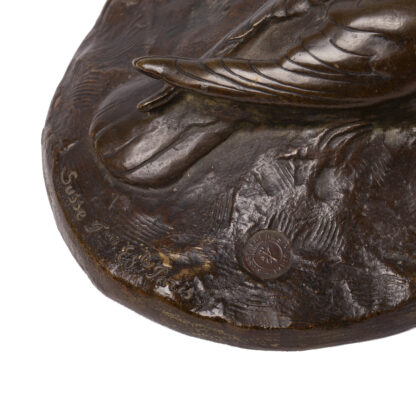 Bronze figure. “Femme nue aux colombes”