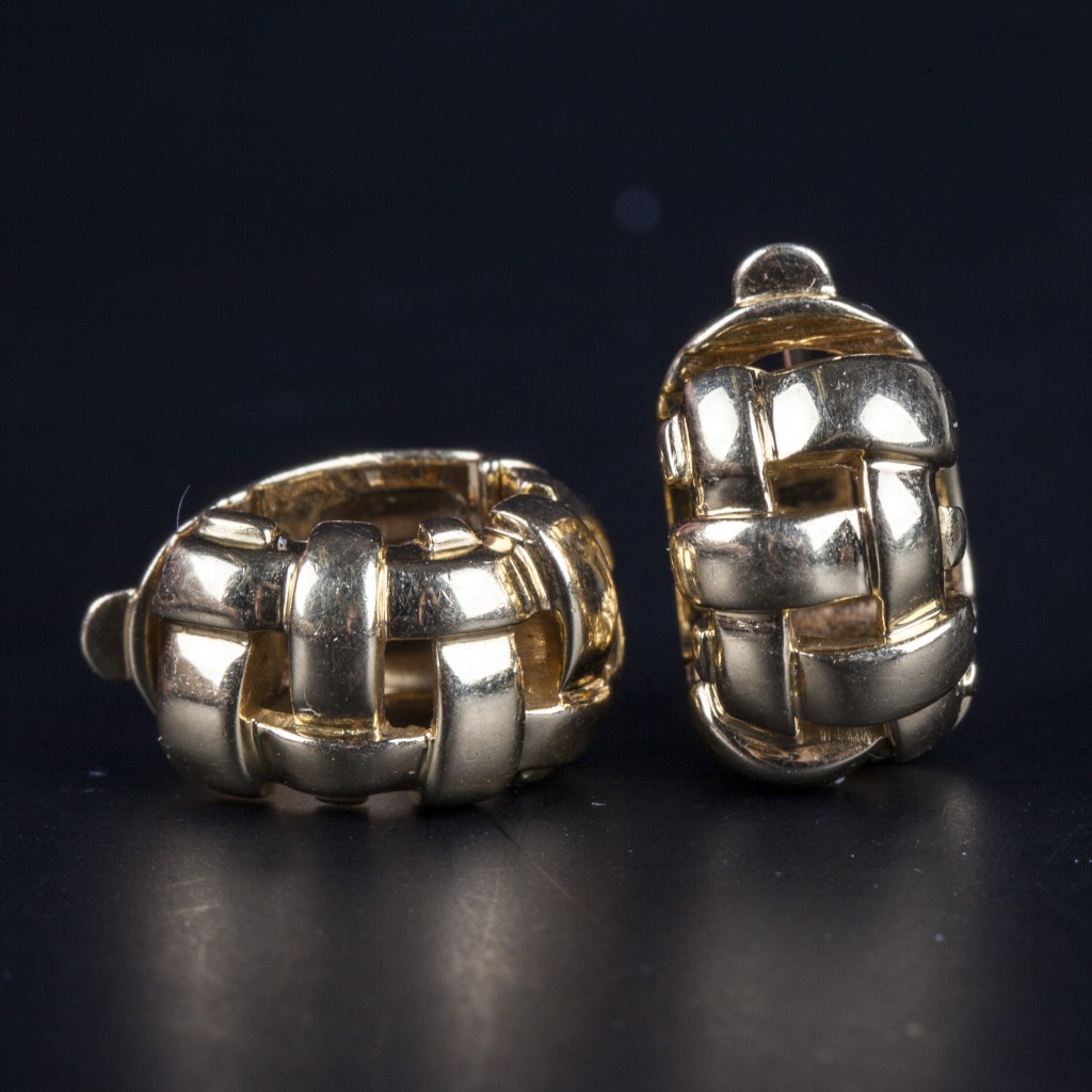 Tiffany & Co. Gold 18K Basket Weave Hoop Earrings. - Antique weapons ...