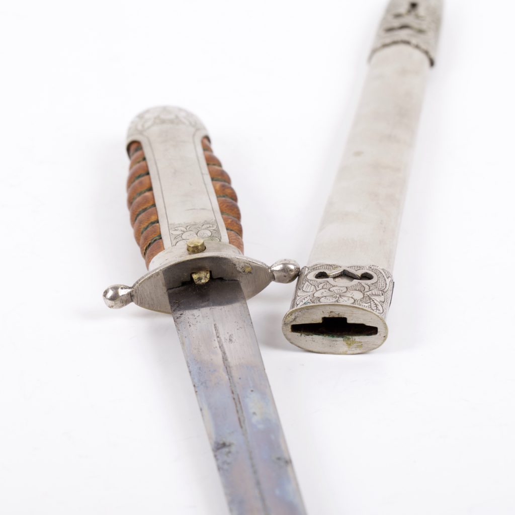 Chinese Officer dagger Antique weapons, collectibles, silver, icons