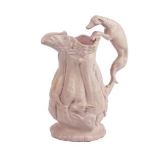 Русский кувшин с рельефами охотничьих трофеев