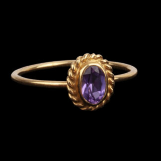 18K Gold Ring with Oval Amethyst