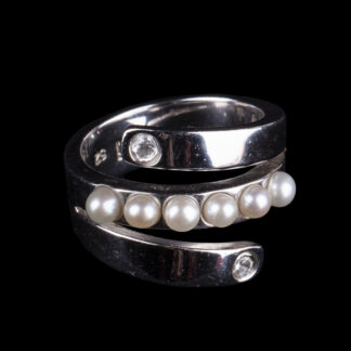 M Saki 925 Sterling Silver Ring with Six Pearls and Clear Stones